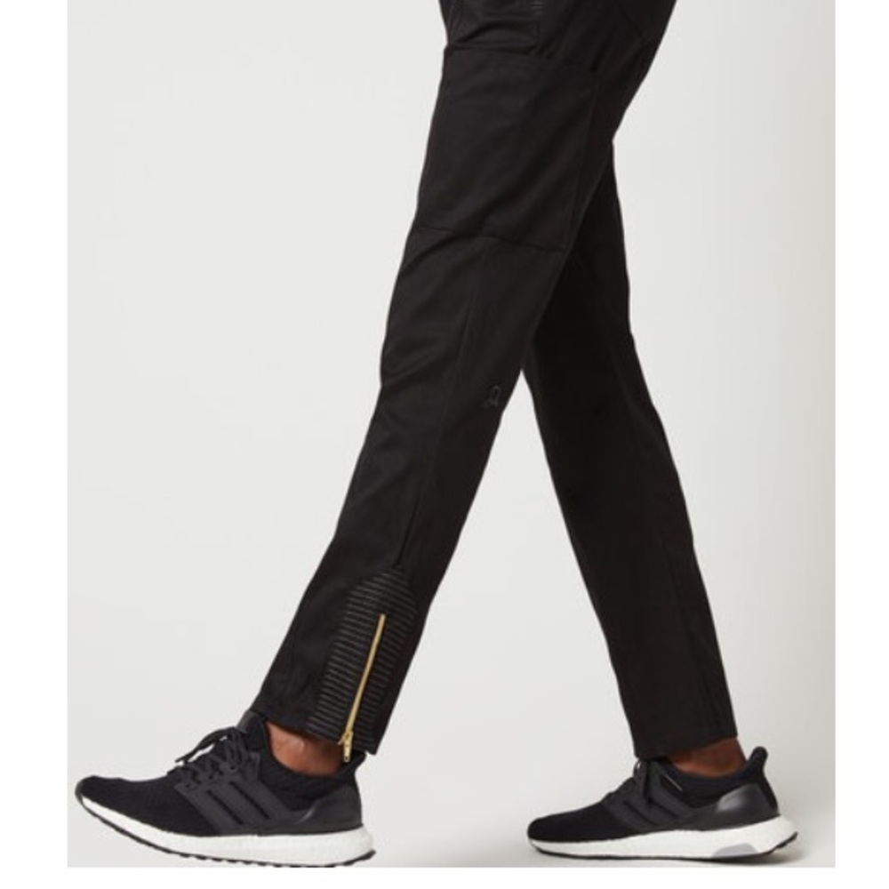 Jaanuu scrub pants